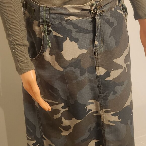 DA-NANG CAMO LONG SKIRT.  Floor length - Picture 1 of 4